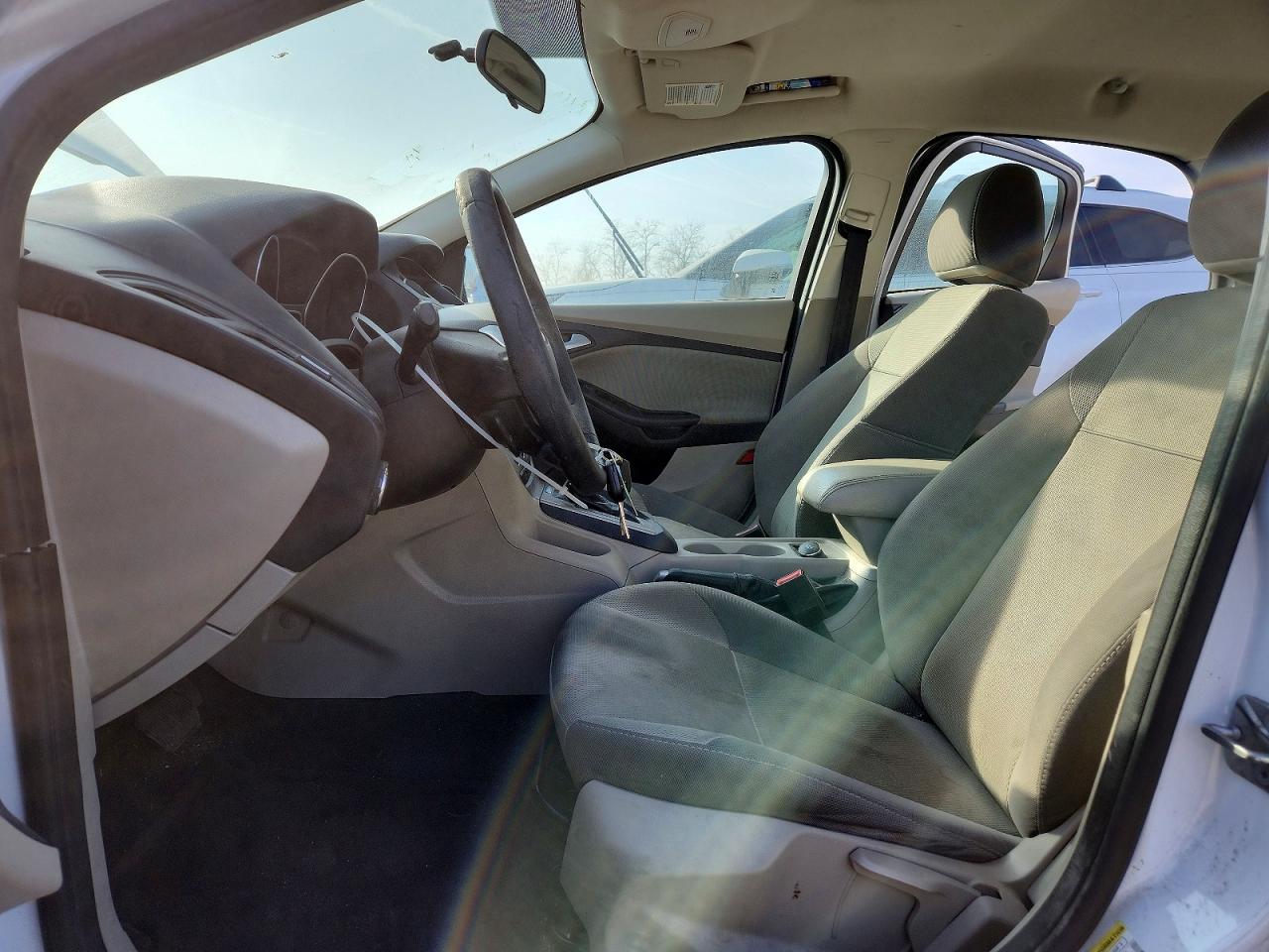 2014 FORD FOCUS SE photo 7