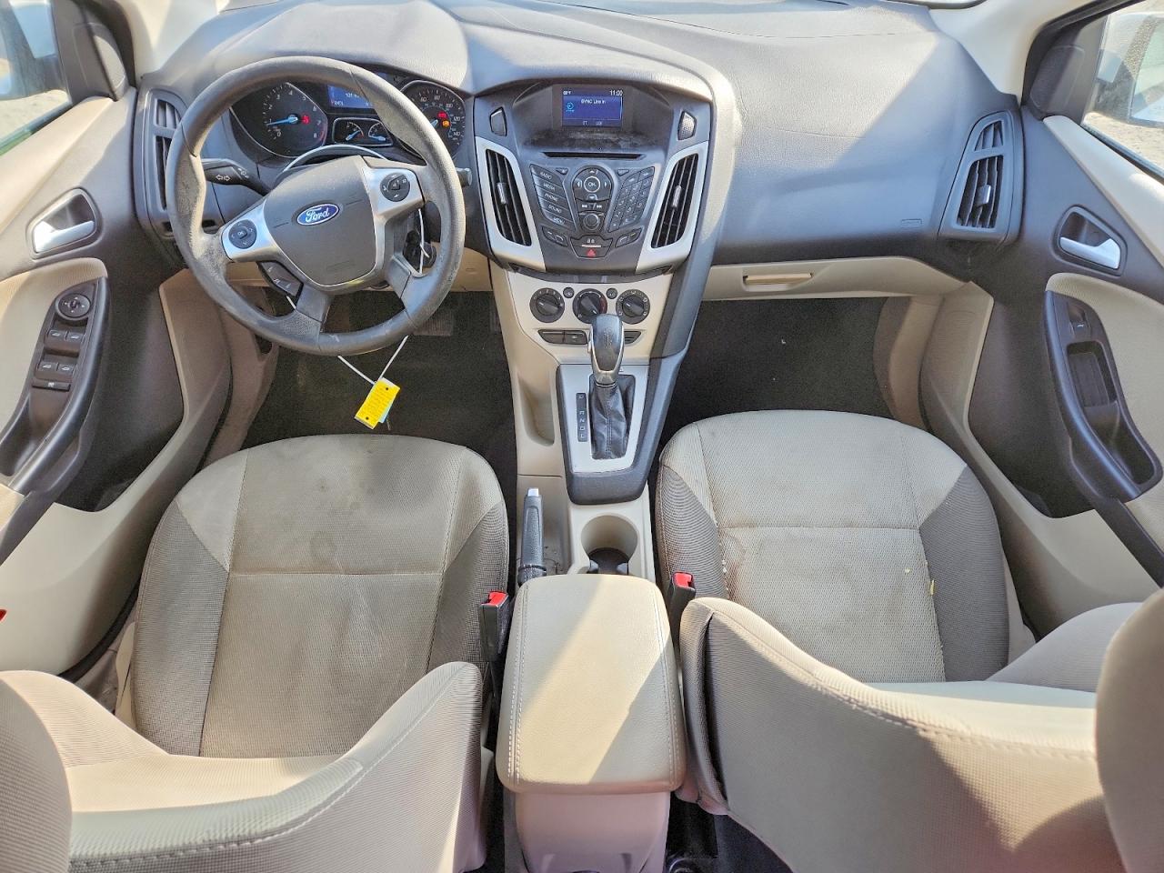 2014 FORD FOCUS SE photo 8