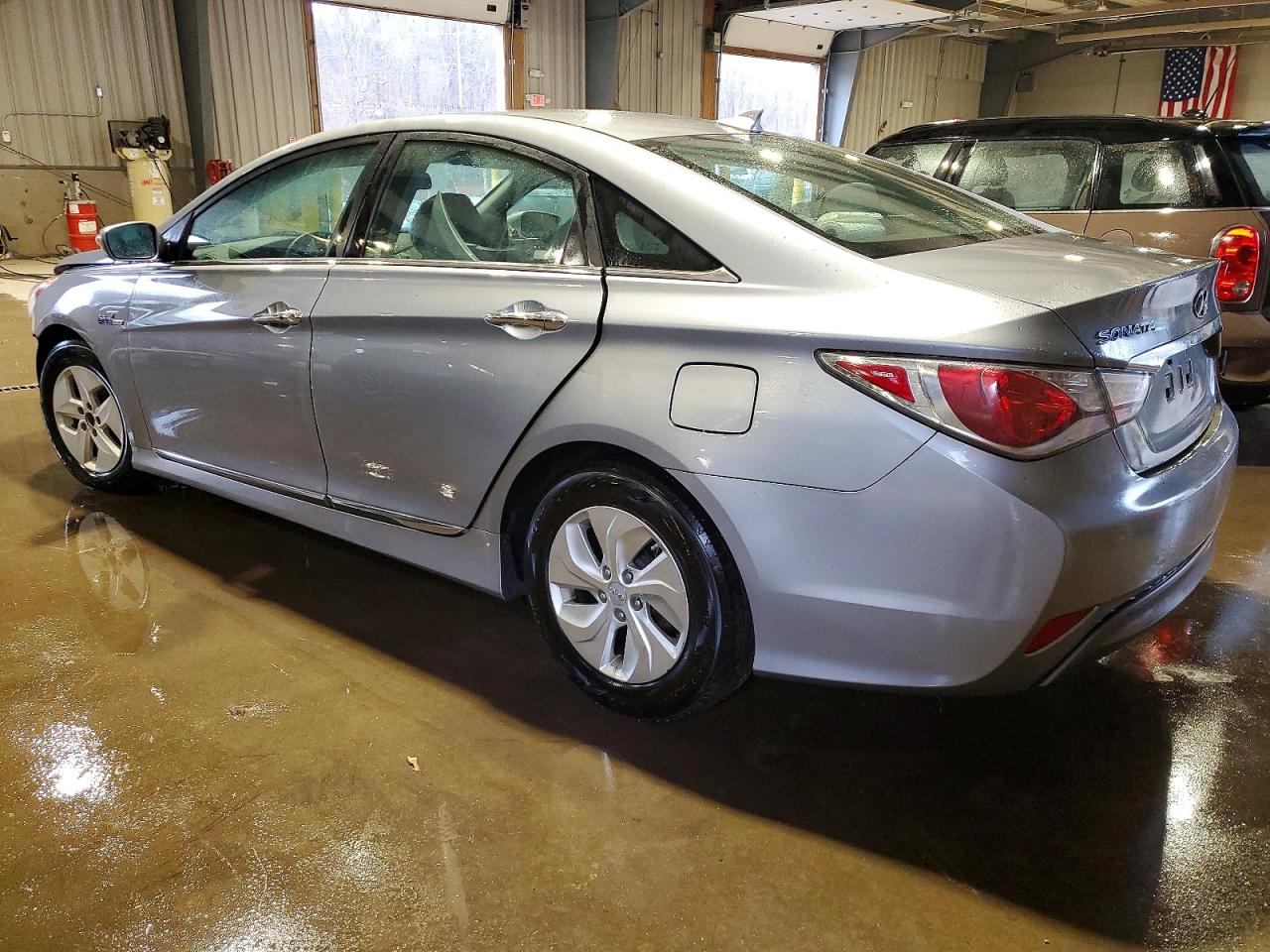 2014 HYUNDAI SONATA HYBRID photo 2