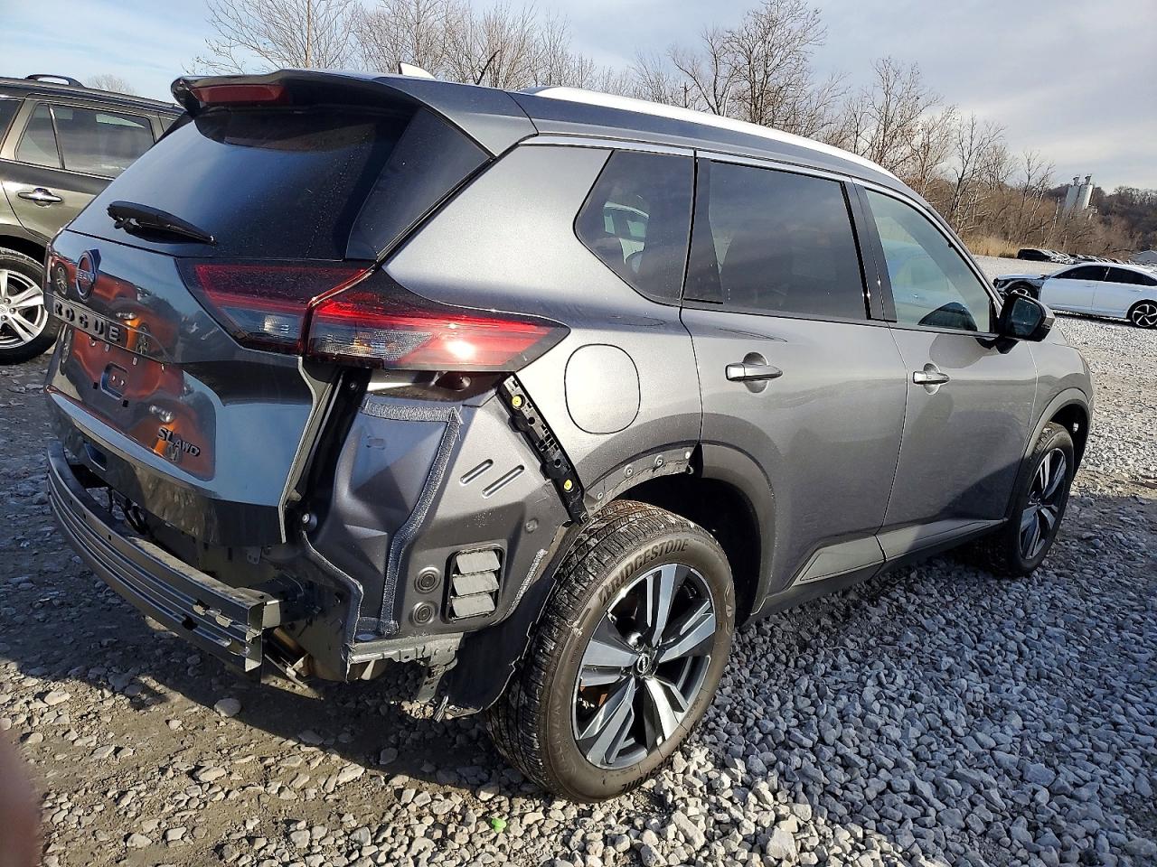 2025 NISSAN ROGUE SL photo 3