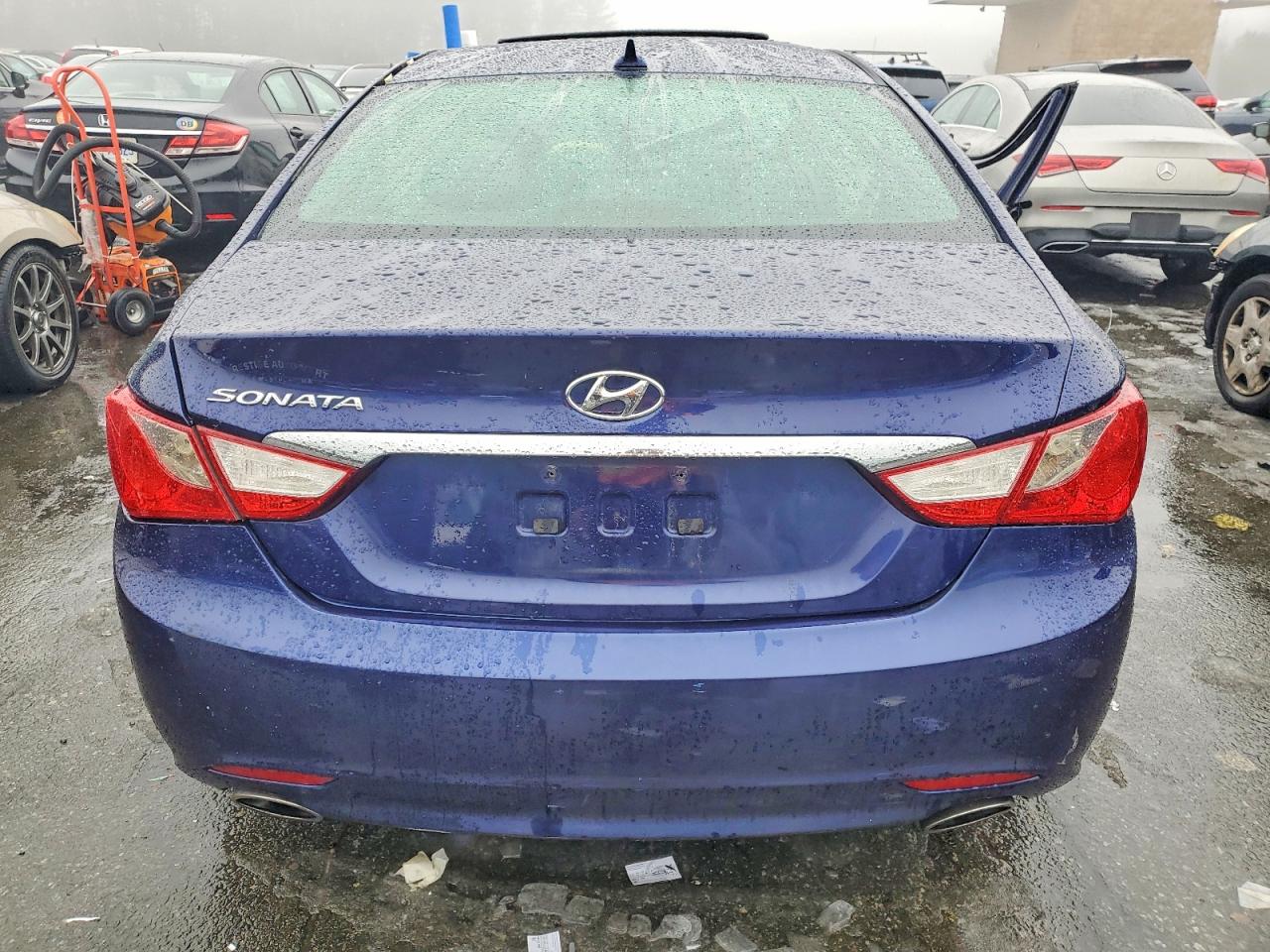 2013 HYUNDAI SONATA SE photo 6