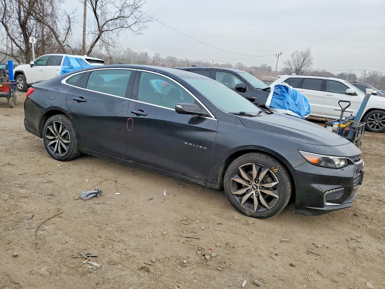 2017 CHEVROLET MALIBU LT photo 4
