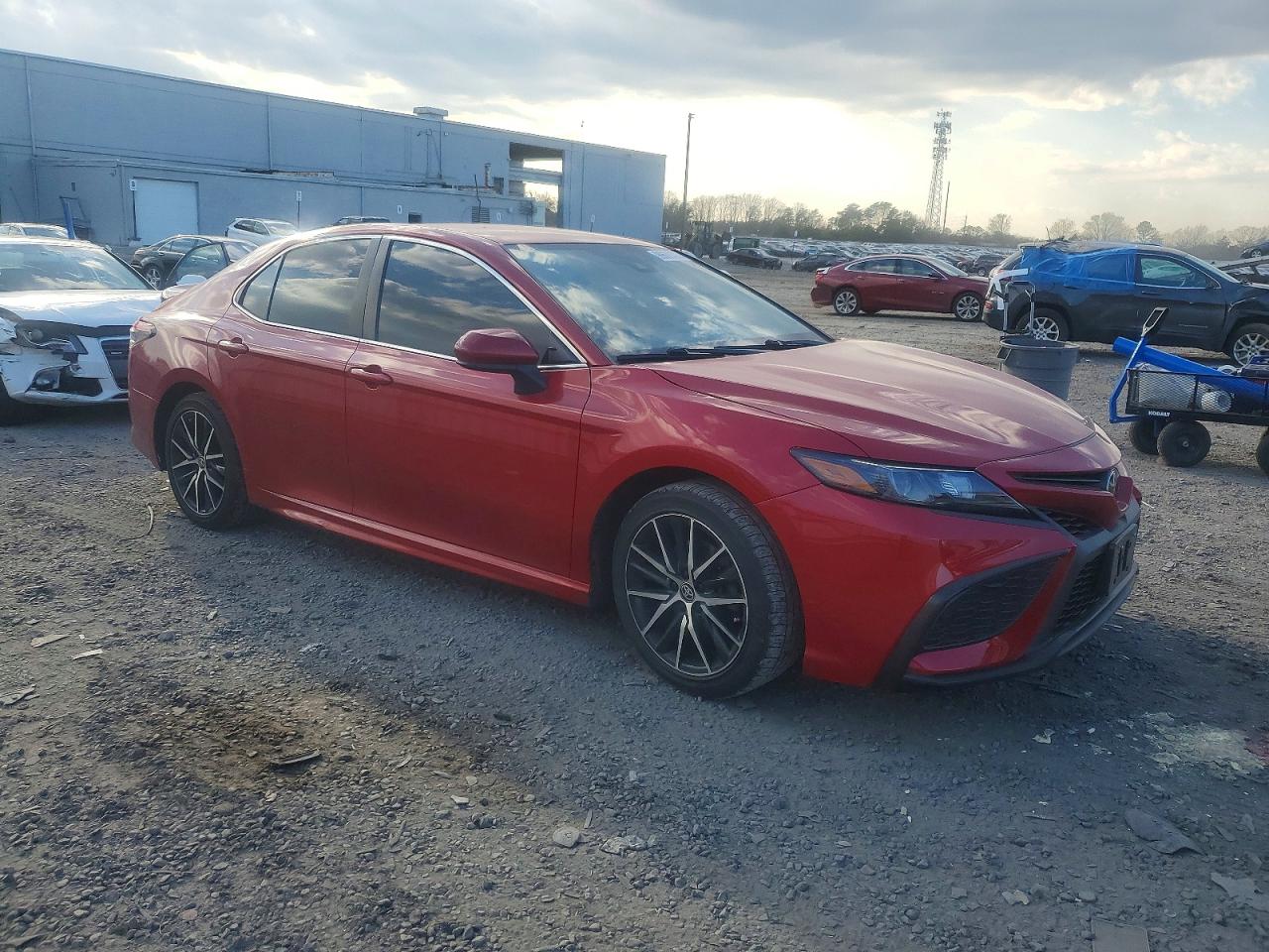 2021 TOYOTA CAMRY SE photo 4