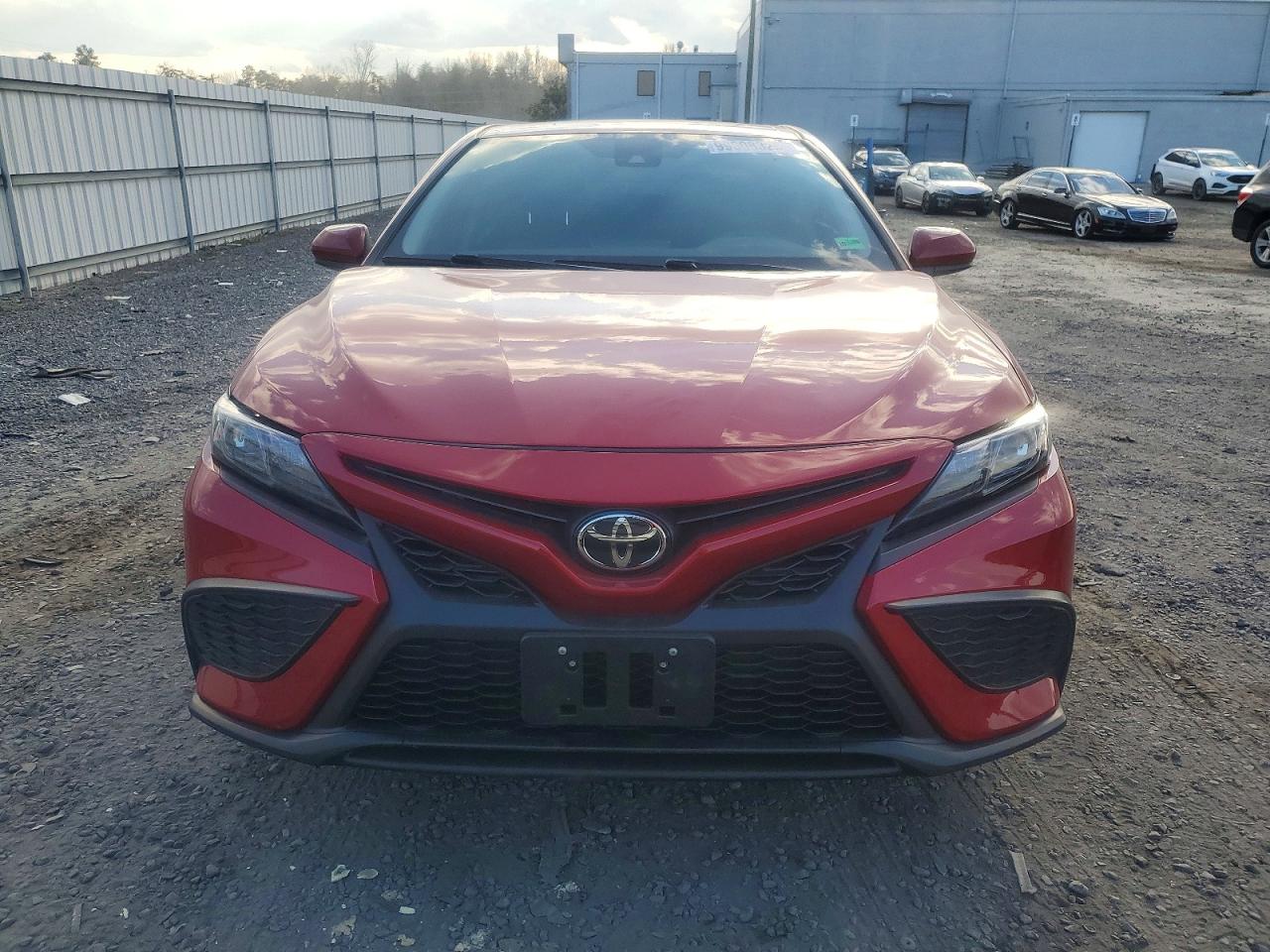2021 TOYOTA CAMRY SE photo 5