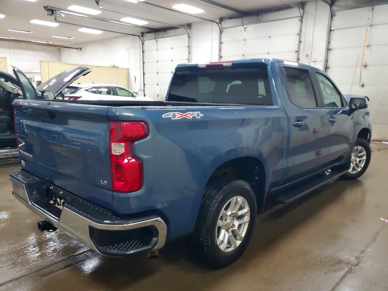2024 CHEVROLET SILVERADO K1500 LT-L photo 3