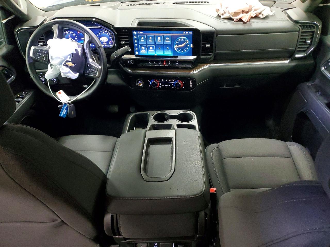 2024 CHEVROLET SILVERADO K1500 LT-L photo 8