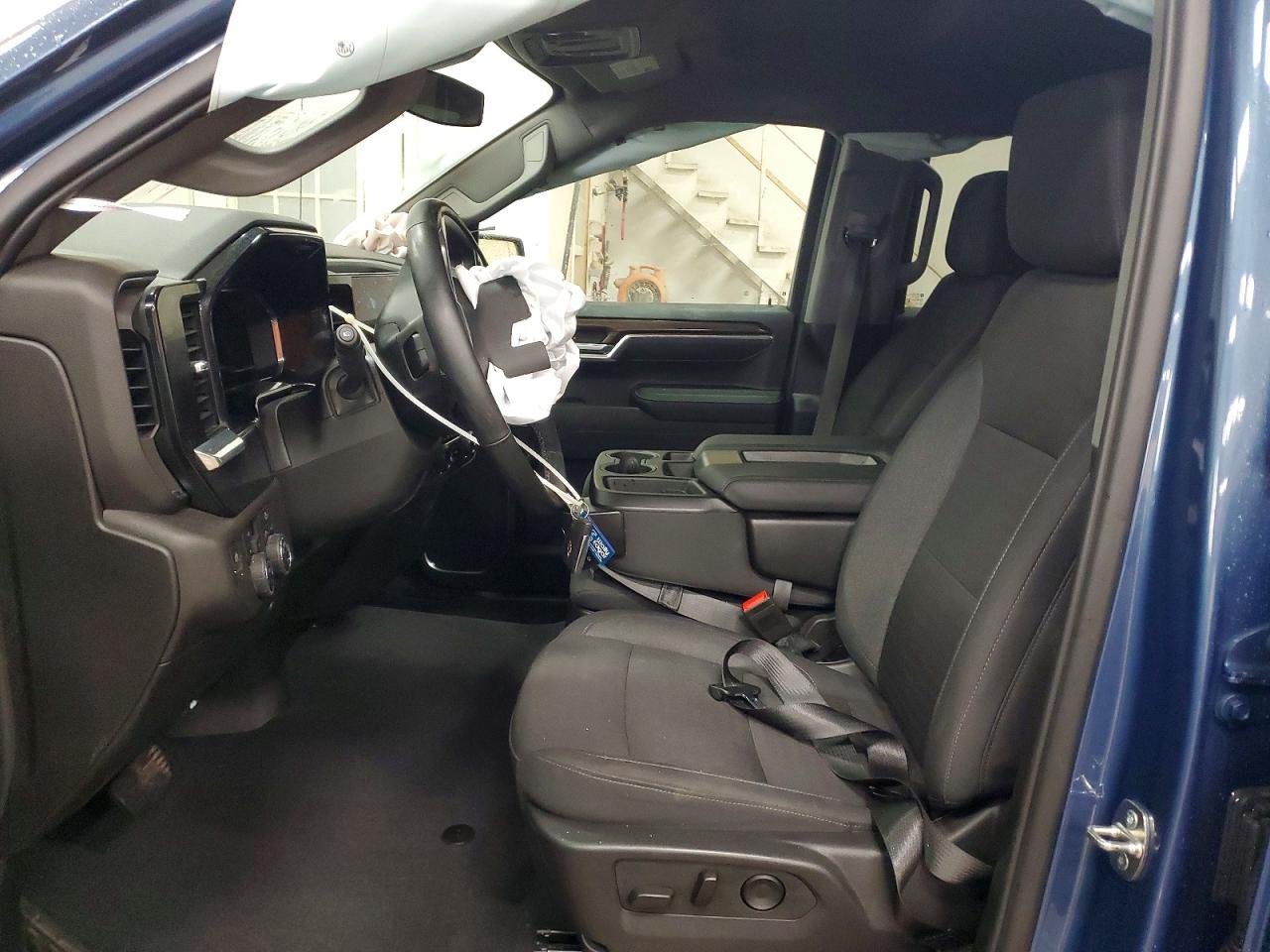 2024 CHEVROLET SILVERADO K1500 LT-L photo 7