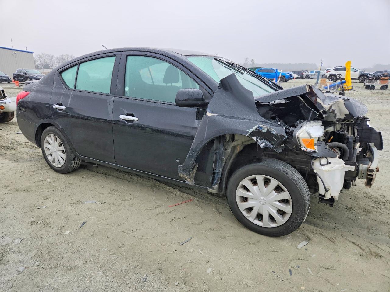 2014 NISSAN VERSA S photo 4