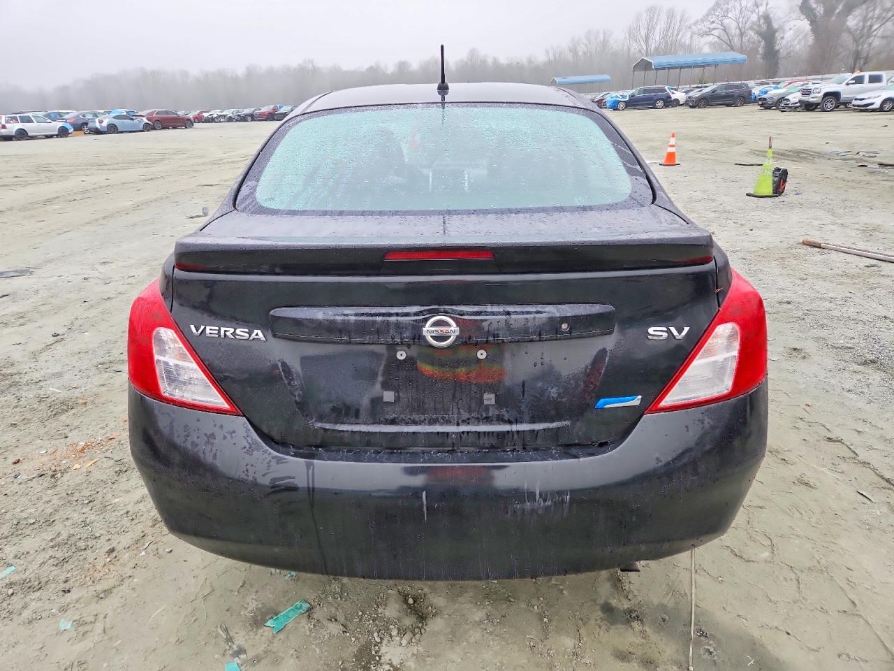 2014 NISSAN VERSA S photo 6
