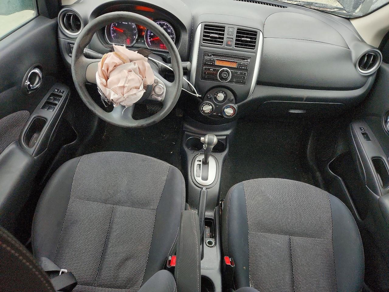 2014 NISSAN VERSA S photo 8