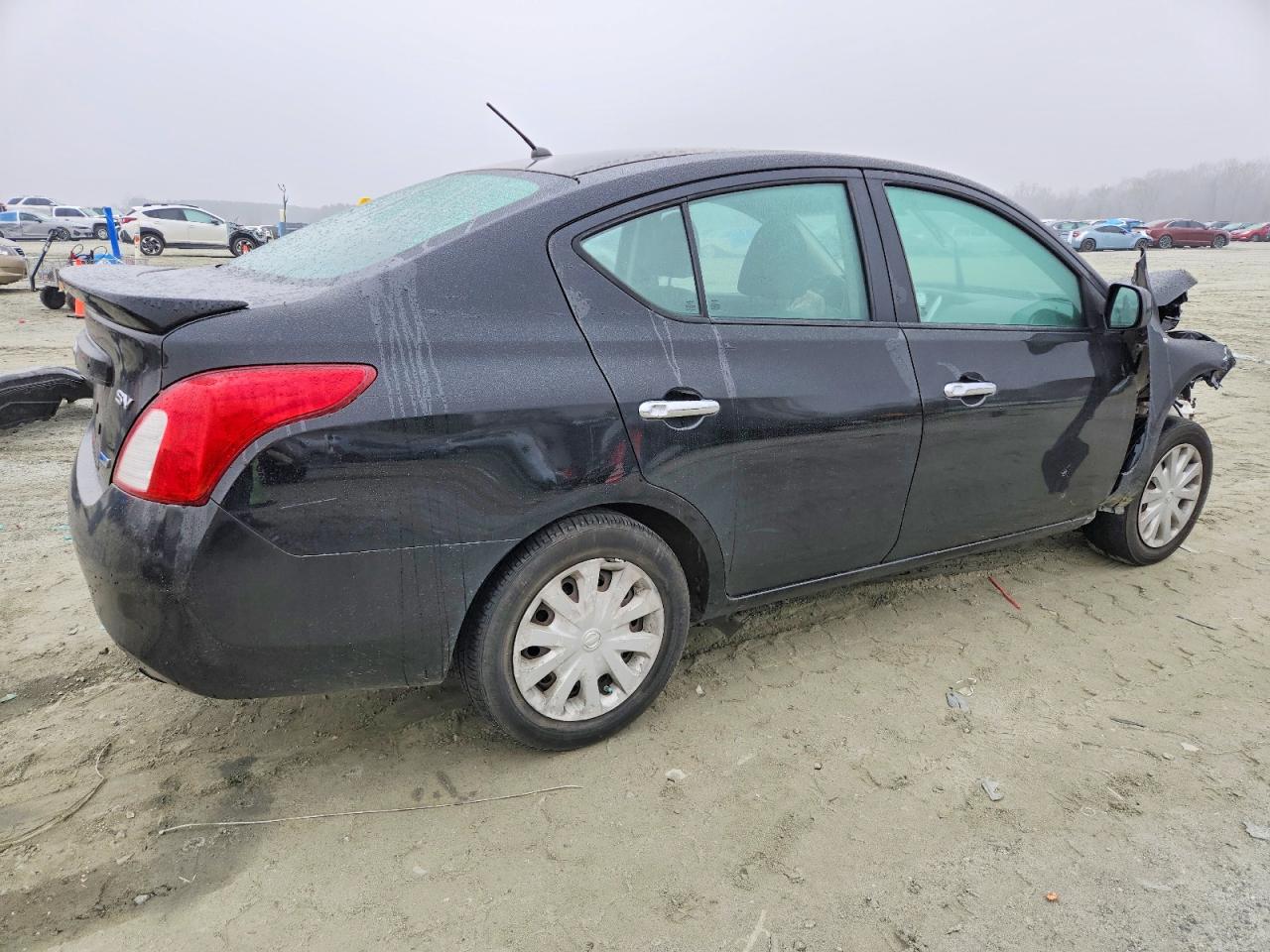2014 NISSAN VERSA S photo 3