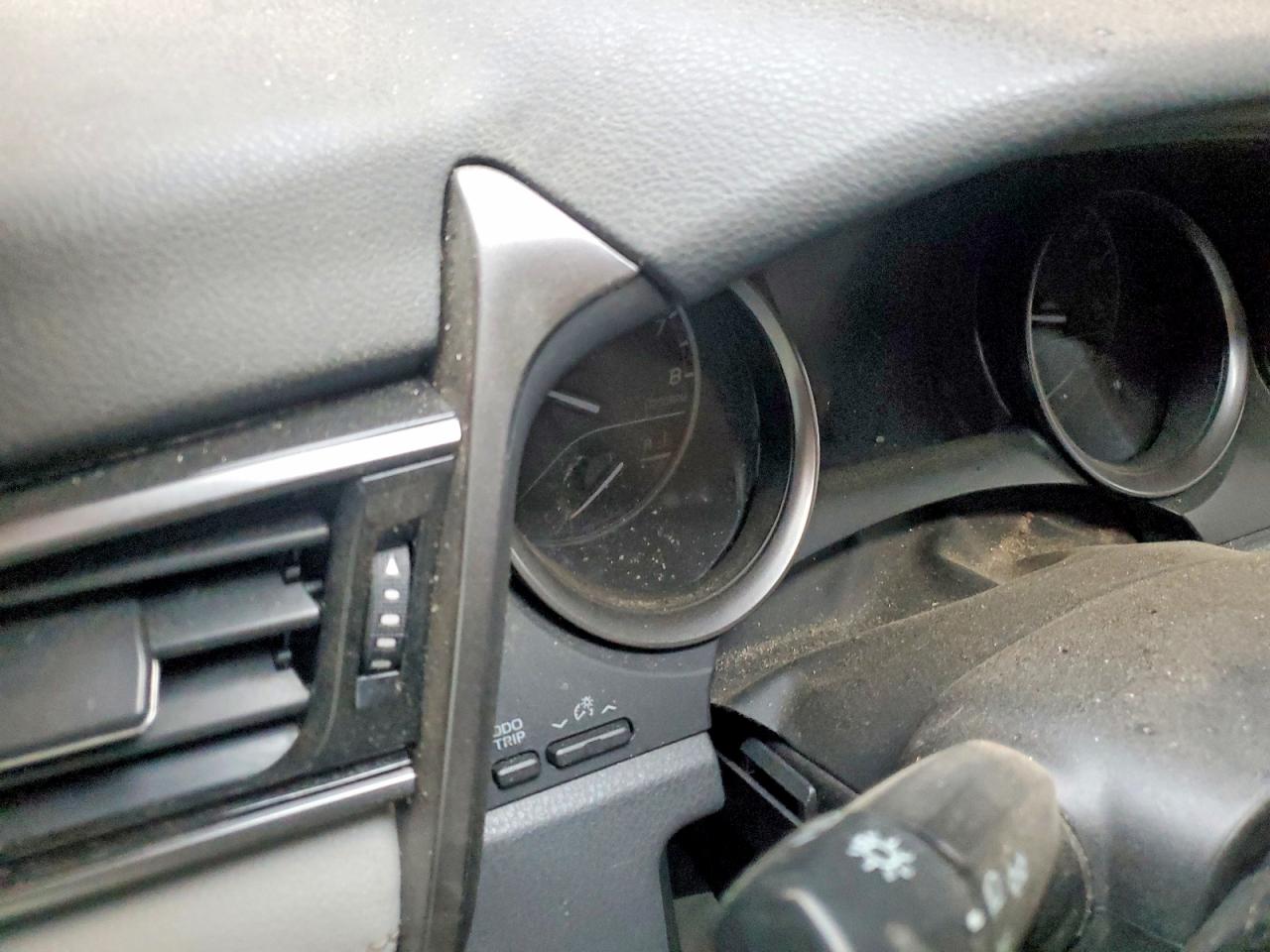 2021 TOYOTA CAMRY SE photo 9