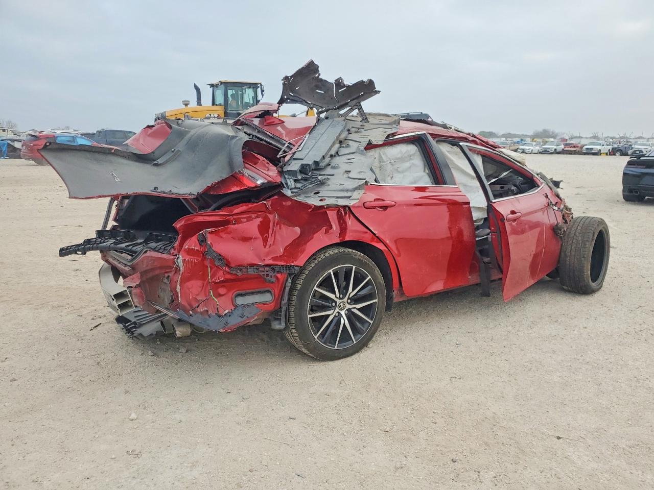 2021 TOYOTA CAMRY SE photo 3