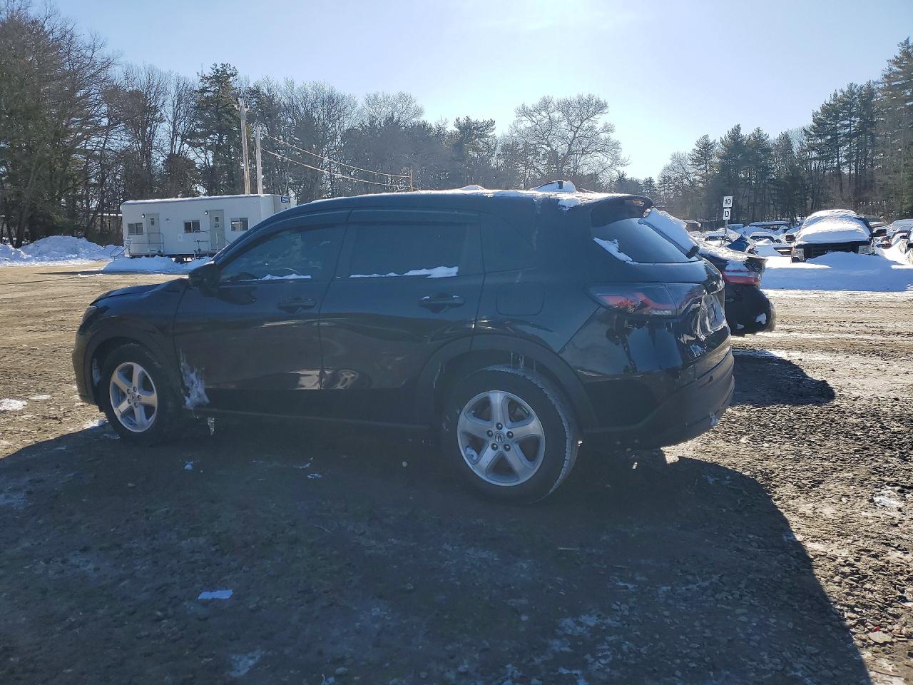 2024 HONDA HR-V LX photo 2