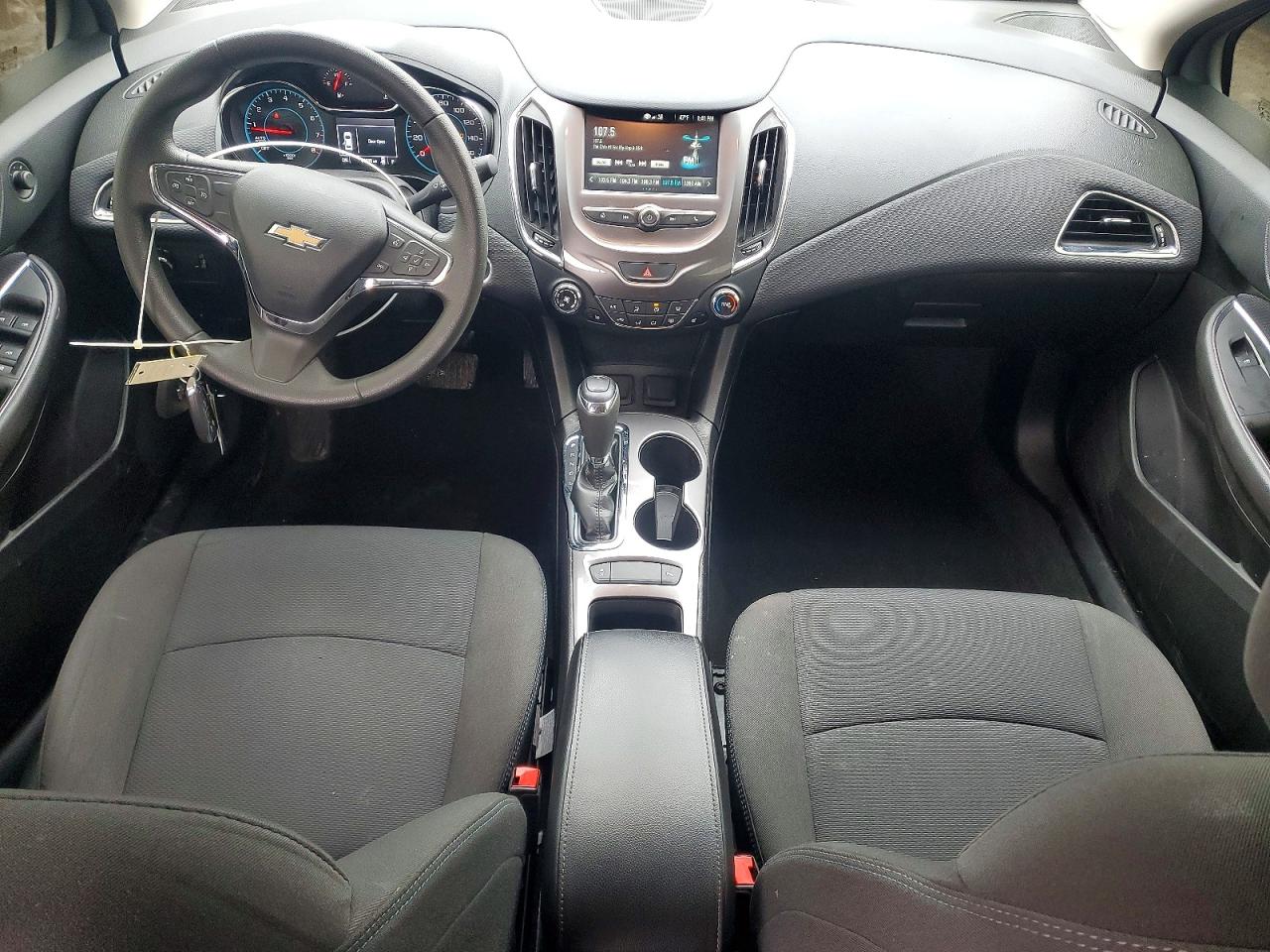 2017 CHEVROLET CRUZE LT photo 8