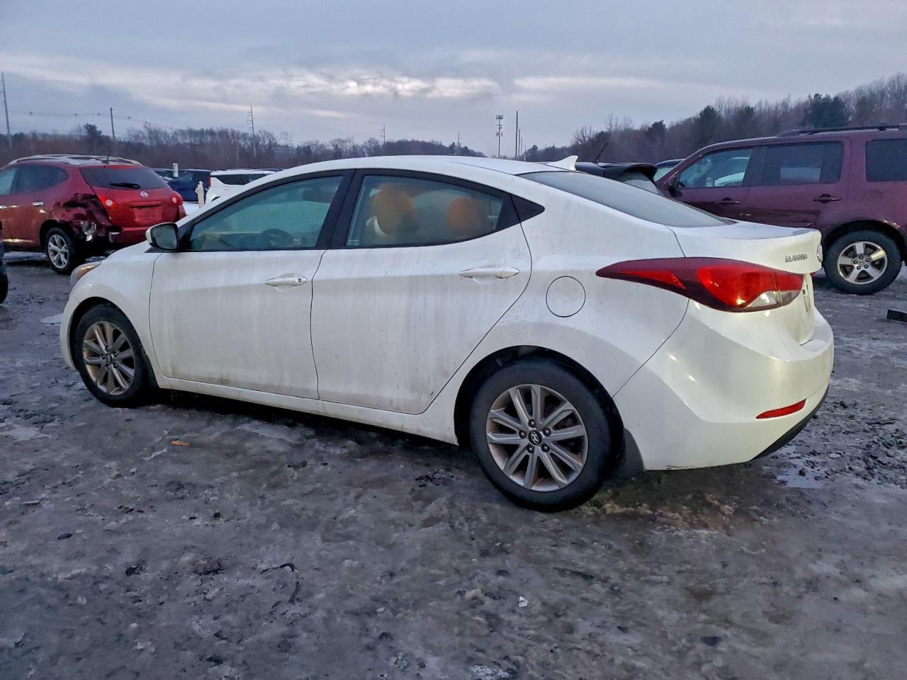 2015 HYUNDAI ELANTRA SE photo 2