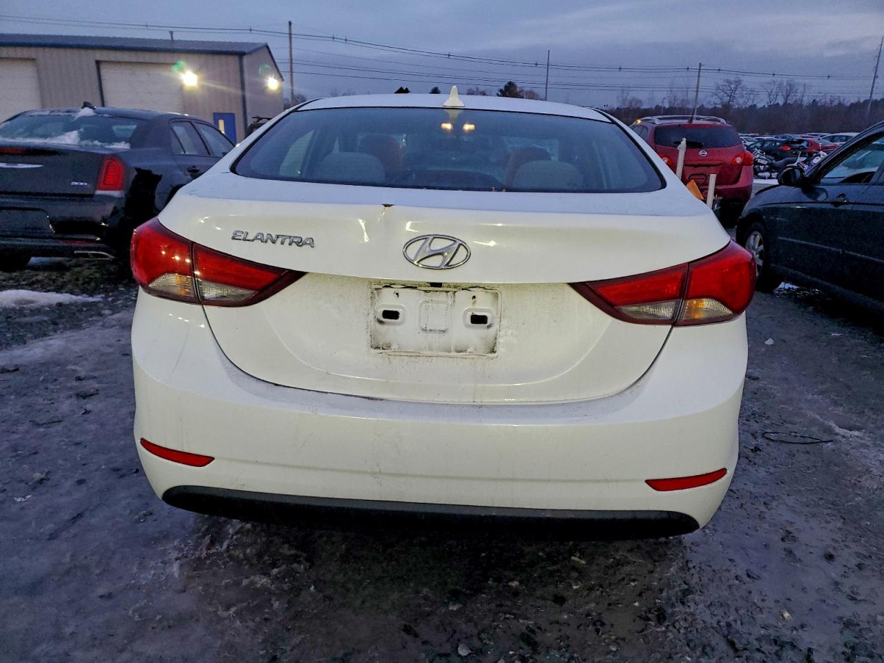 2015 HYUNDAI ELANTRA SE photo 6
