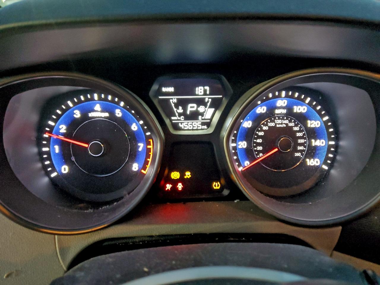 2015 HYUNDAI ELANTRA SE photo 9