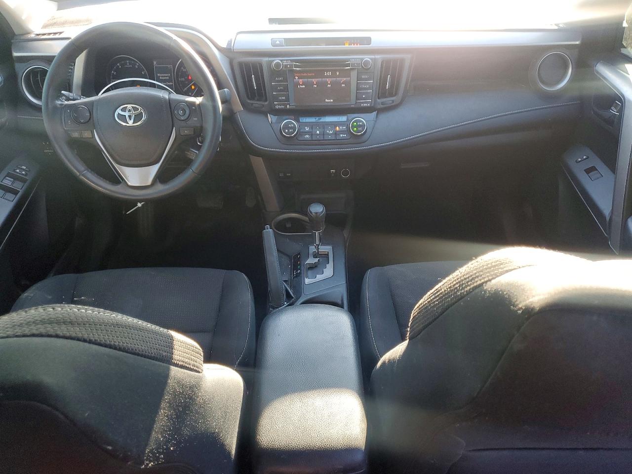 2017 TOYOTA RAV4 XLE photo 8