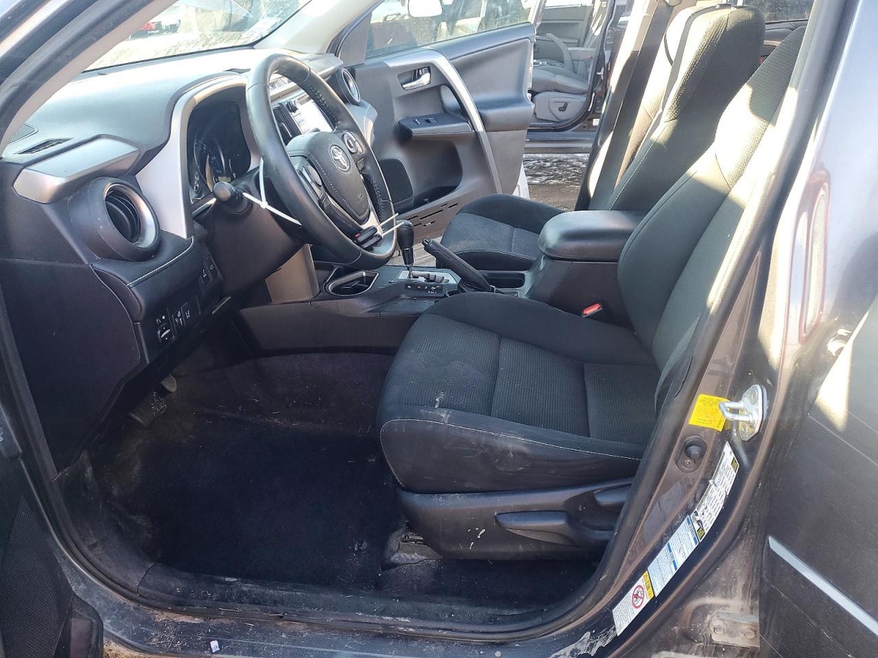 2017 TOYOTA RAV4 XLE photo 7