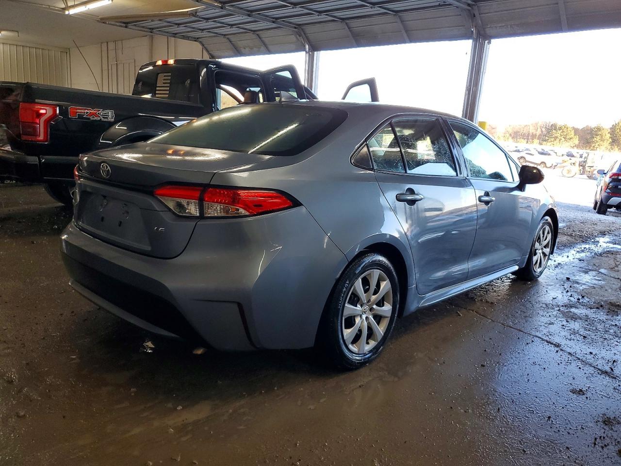2020 TOYOTA COROLLA LE photo 3