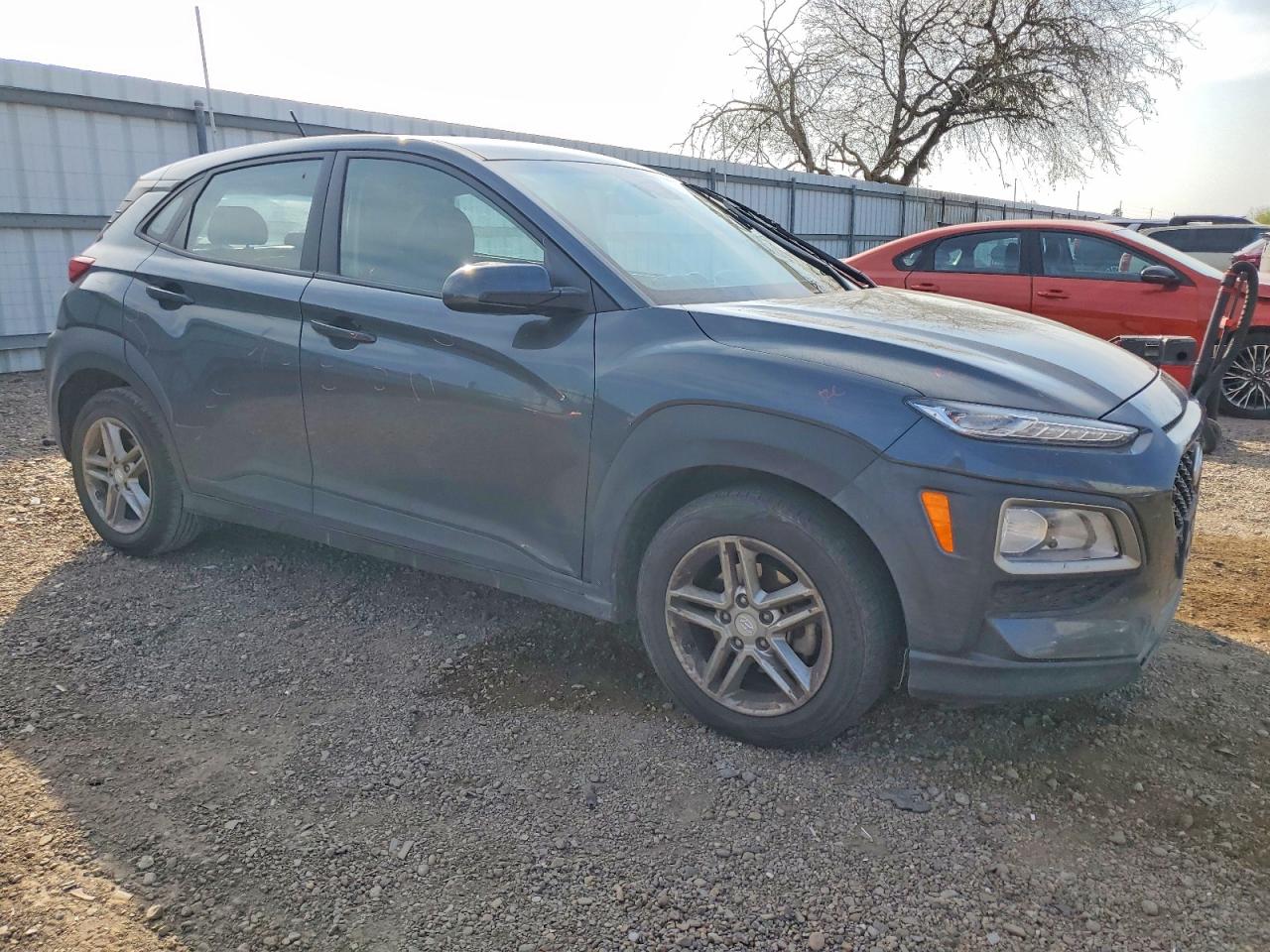 2020 HYUNDAI KONA SE photo 4
