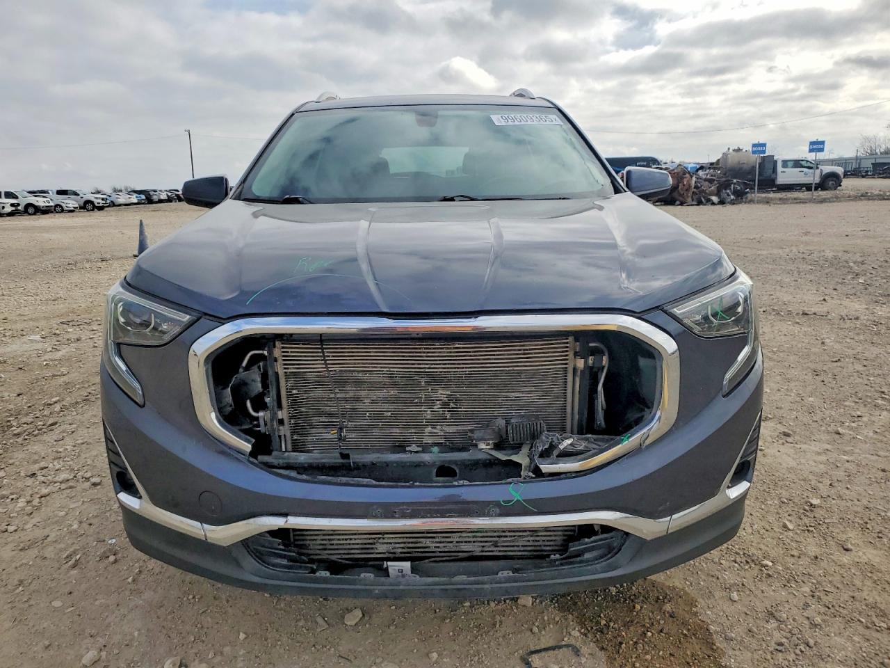 2018 GMC TERRAIN SLT photo 5