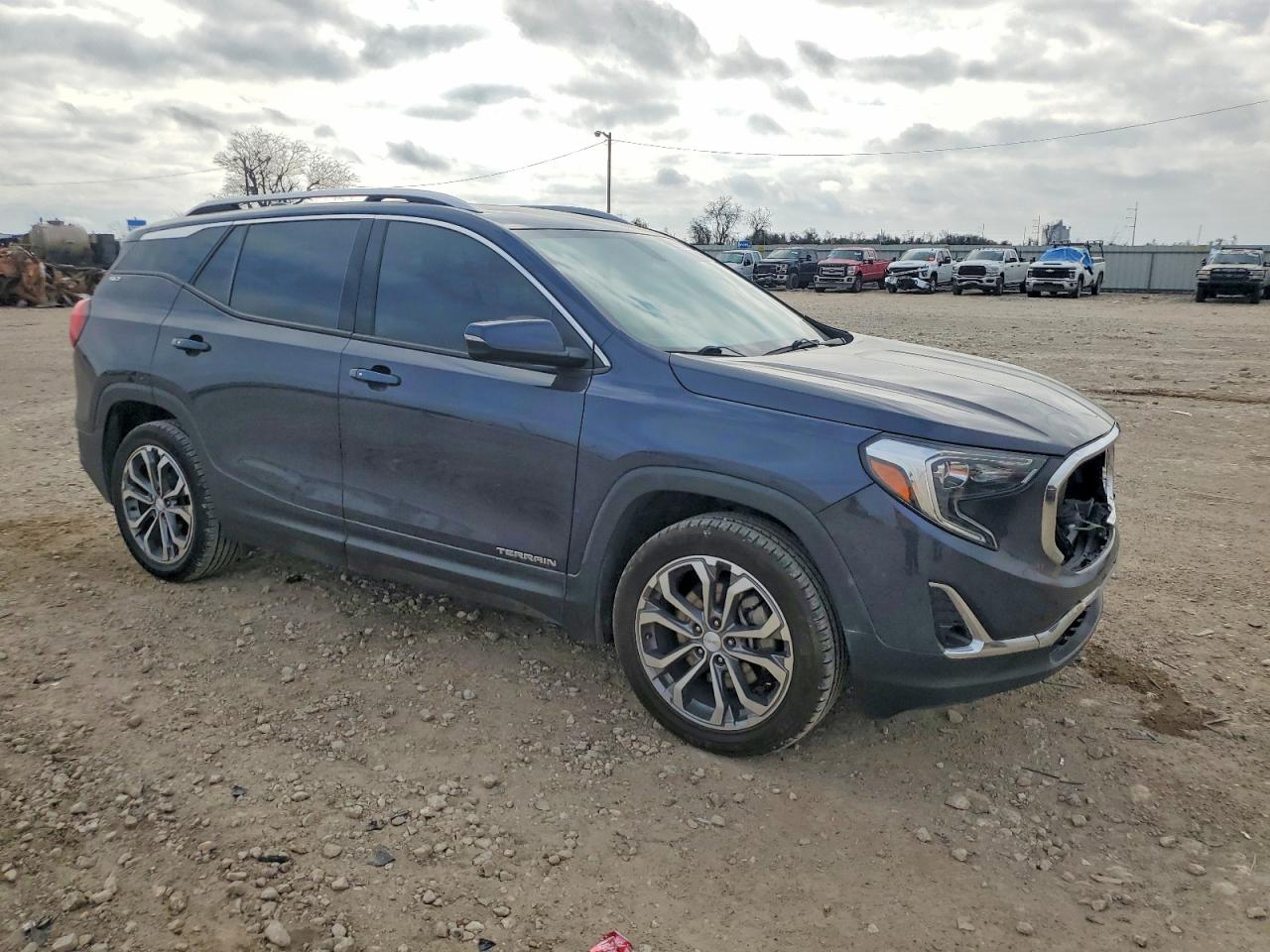 2018 GMC TERRAIN SLT photo 4