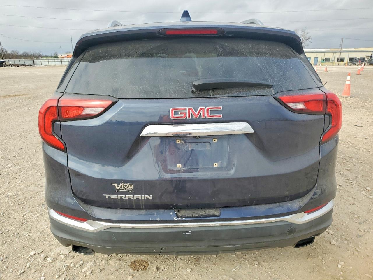 2018 GMC TERRAIN SLT photo 6