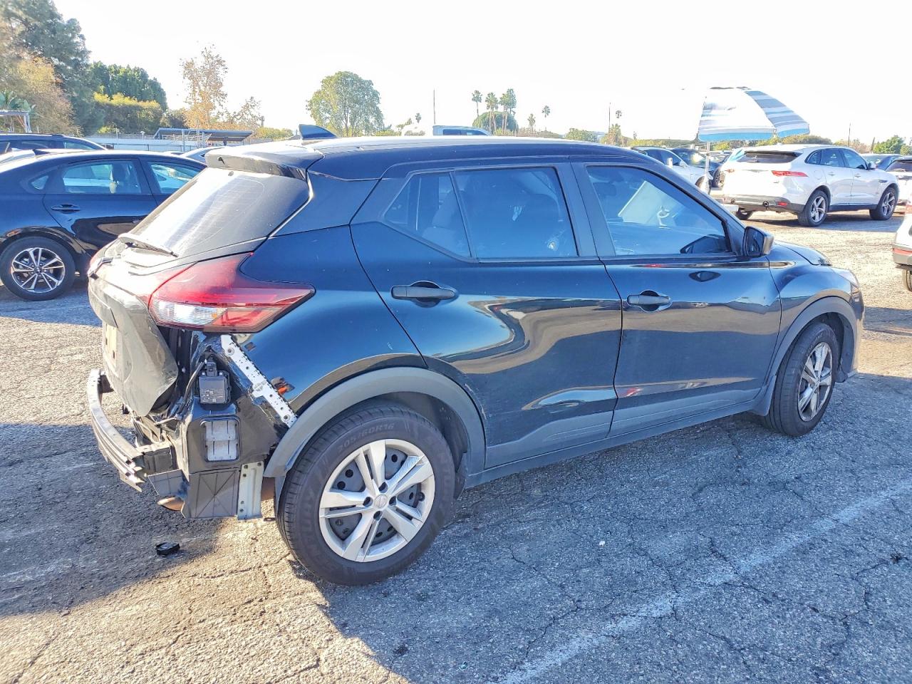 2023 NISSAN KICKS S photo 7