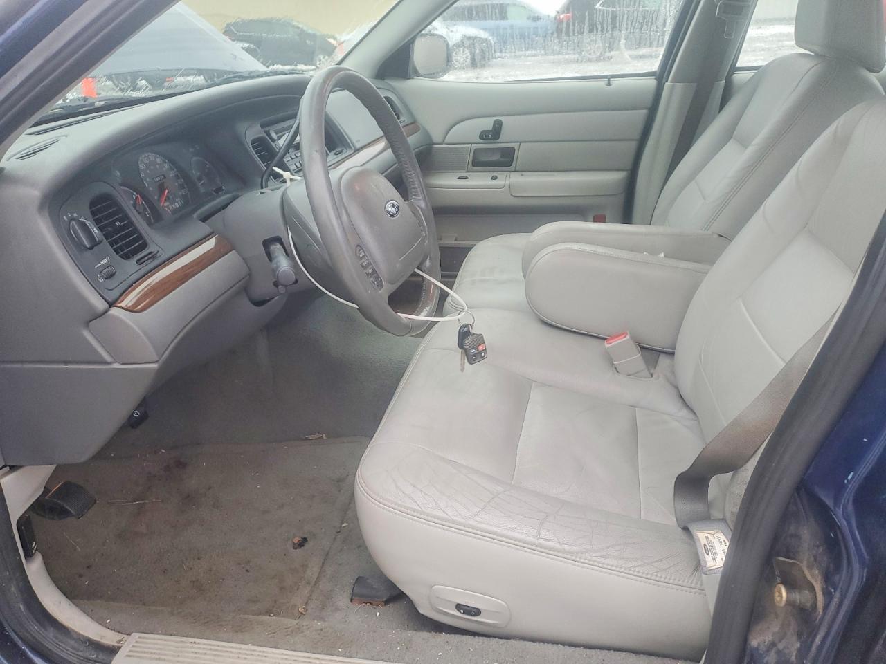 2004 FORD CROWN VICTORIA LX photo 7