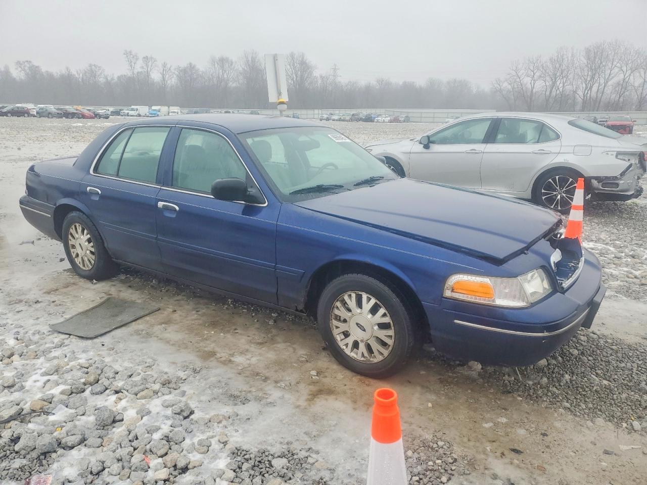 2004 FORD CROWN VICTORIA LX photo 4