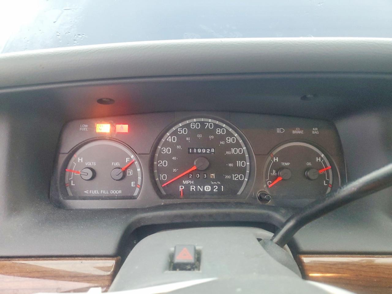 2004 FORD CROWN VICTORIA LX photo 9