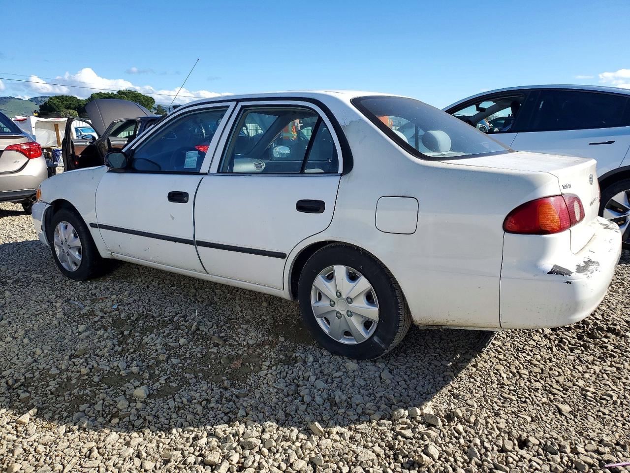 2001 TOYOTA COROLLA CE photo 2