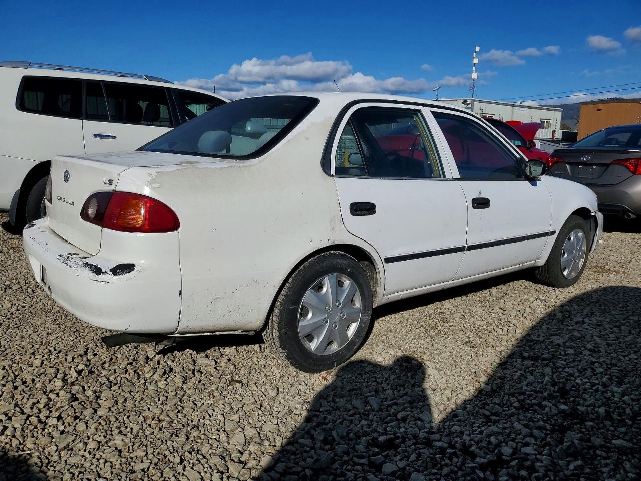 2001 TOYOTA COROLLA CE photo 3