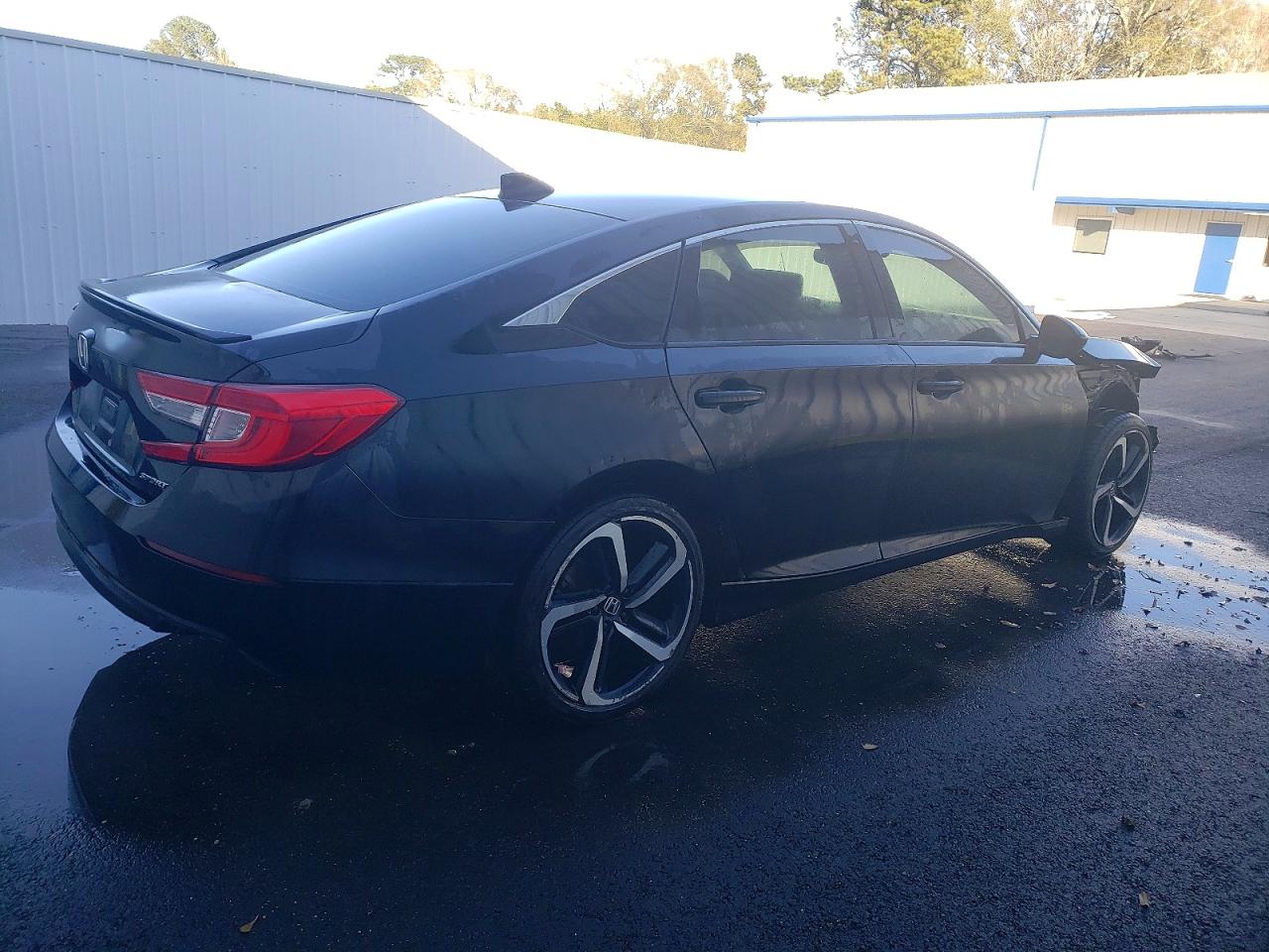 2018 HONDA ACCORD SPORT photo 3