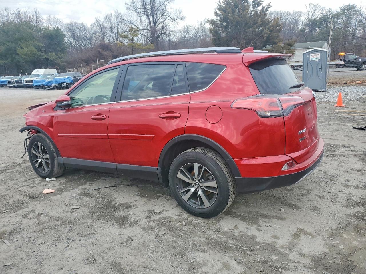 2017 TOYOTA RAV4 XLE photo 2