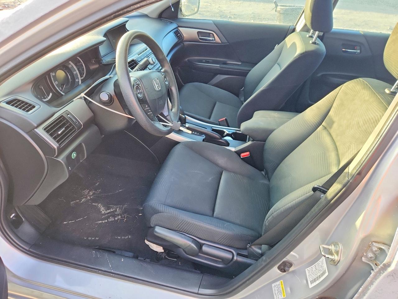 2015 HONDA ACCORD LX photo 7