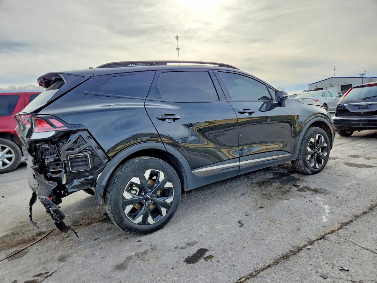 2023 KIA SPORTAGE X LINE photo 3