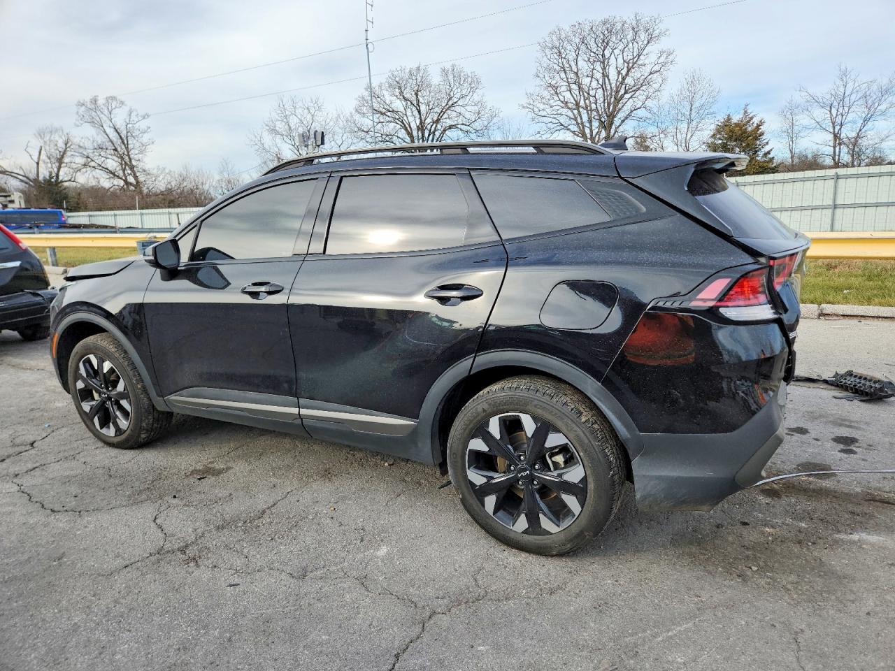 2023 KIA SPORTAGE X LINE photo 2