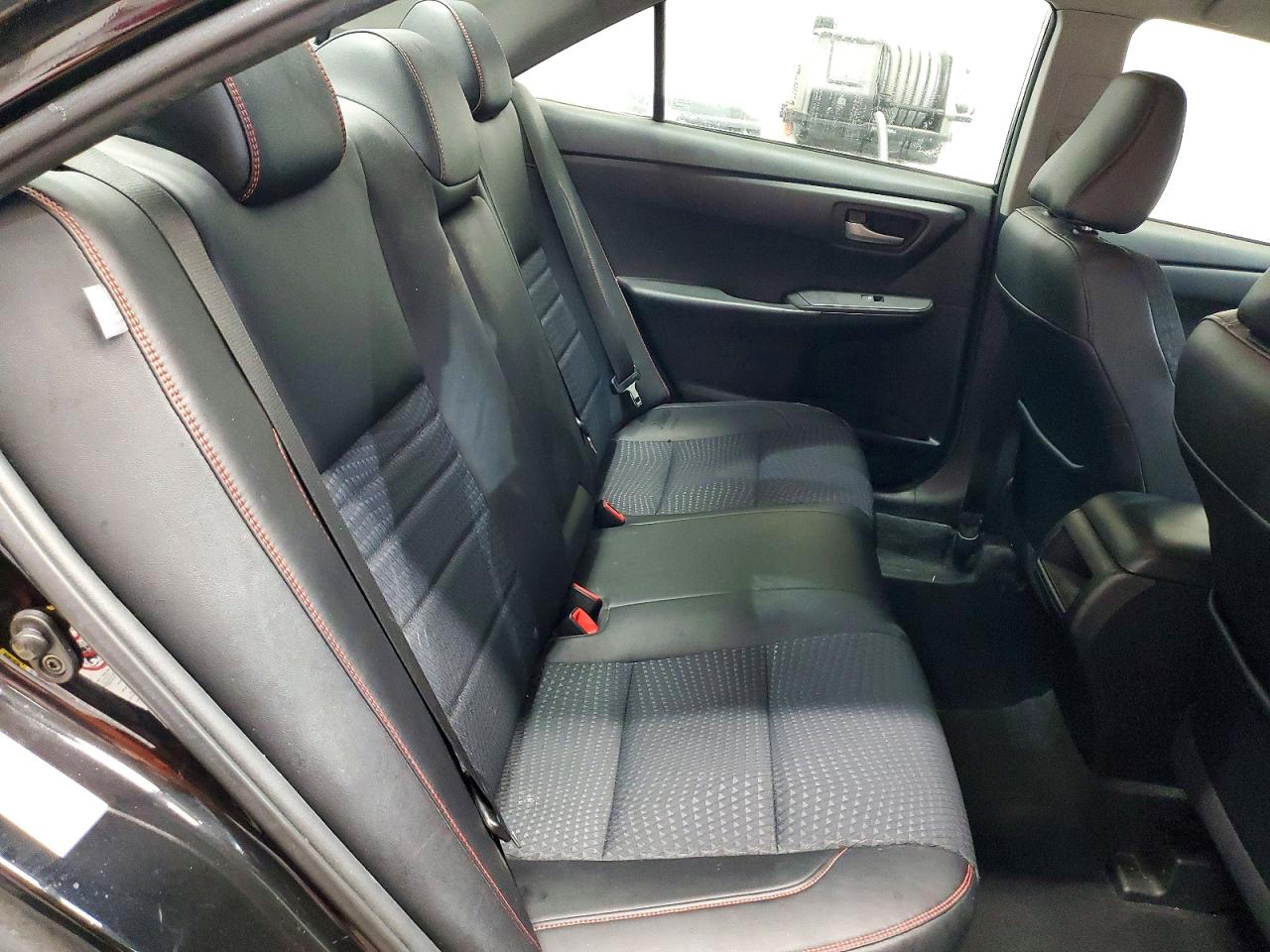 2015 TOYOTA CAMRY LE photo 10