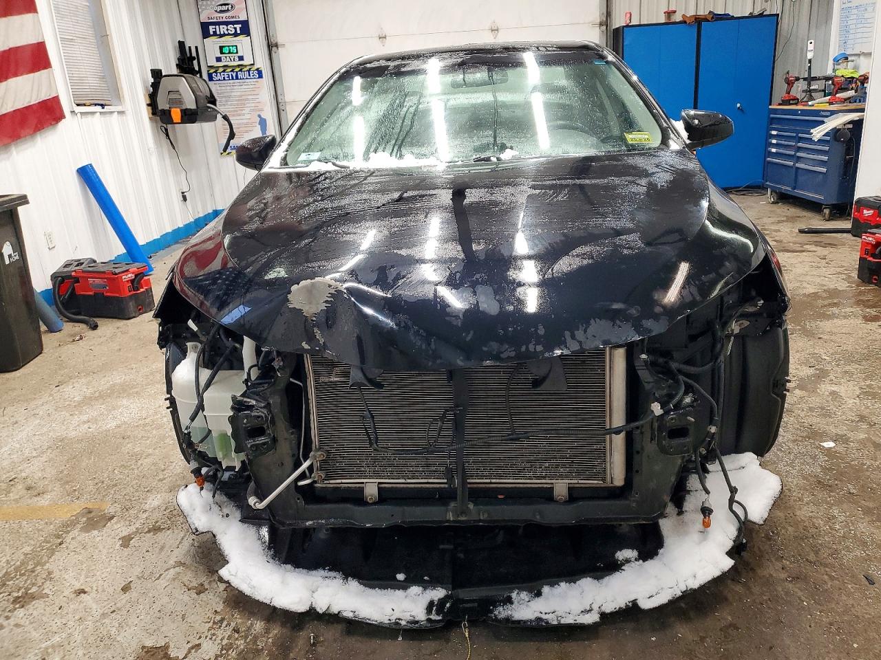2015 TOYOTA CAMRY LE photo 5