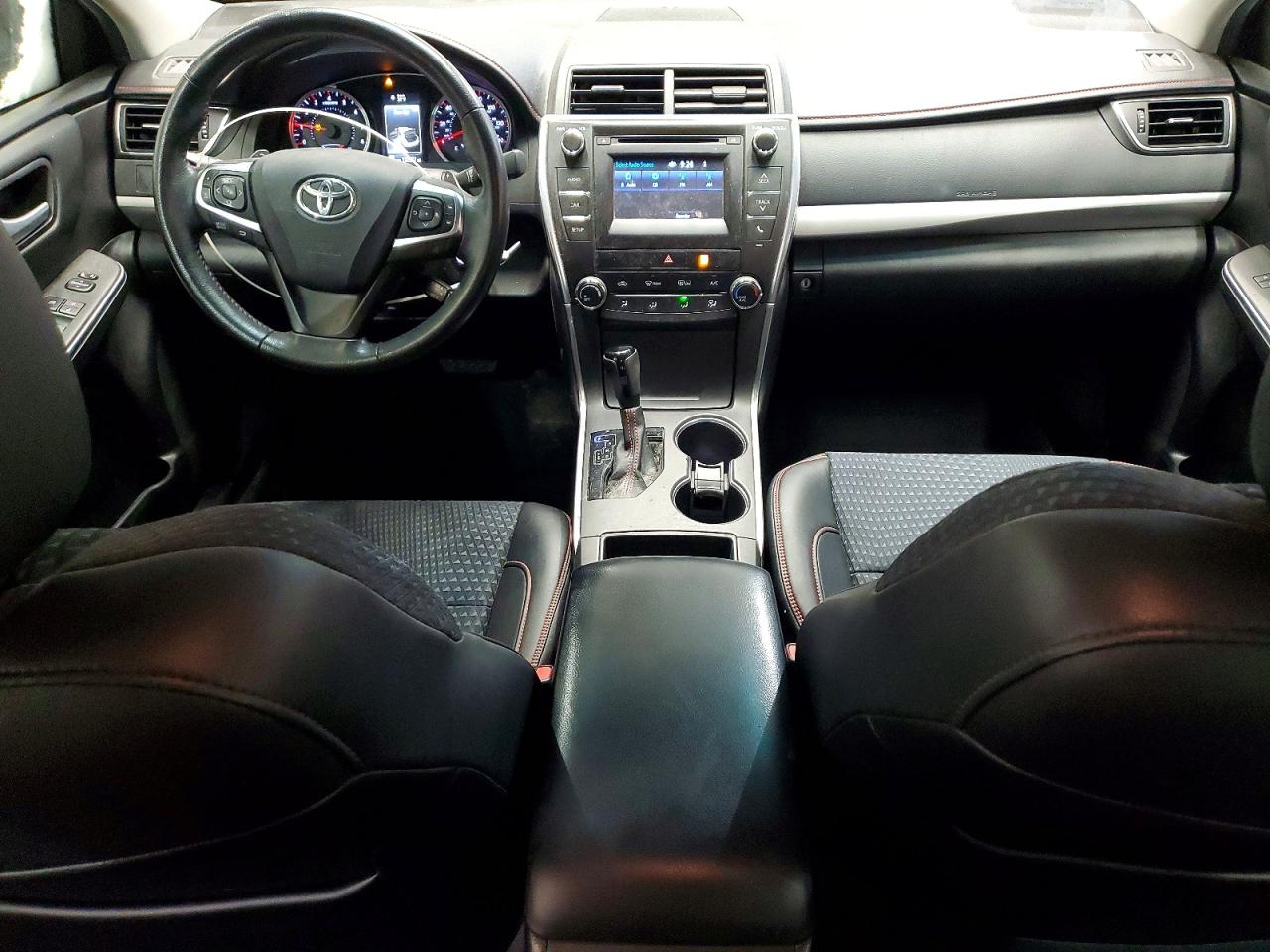 2015 TOYOTA CAMRY LE photo 8