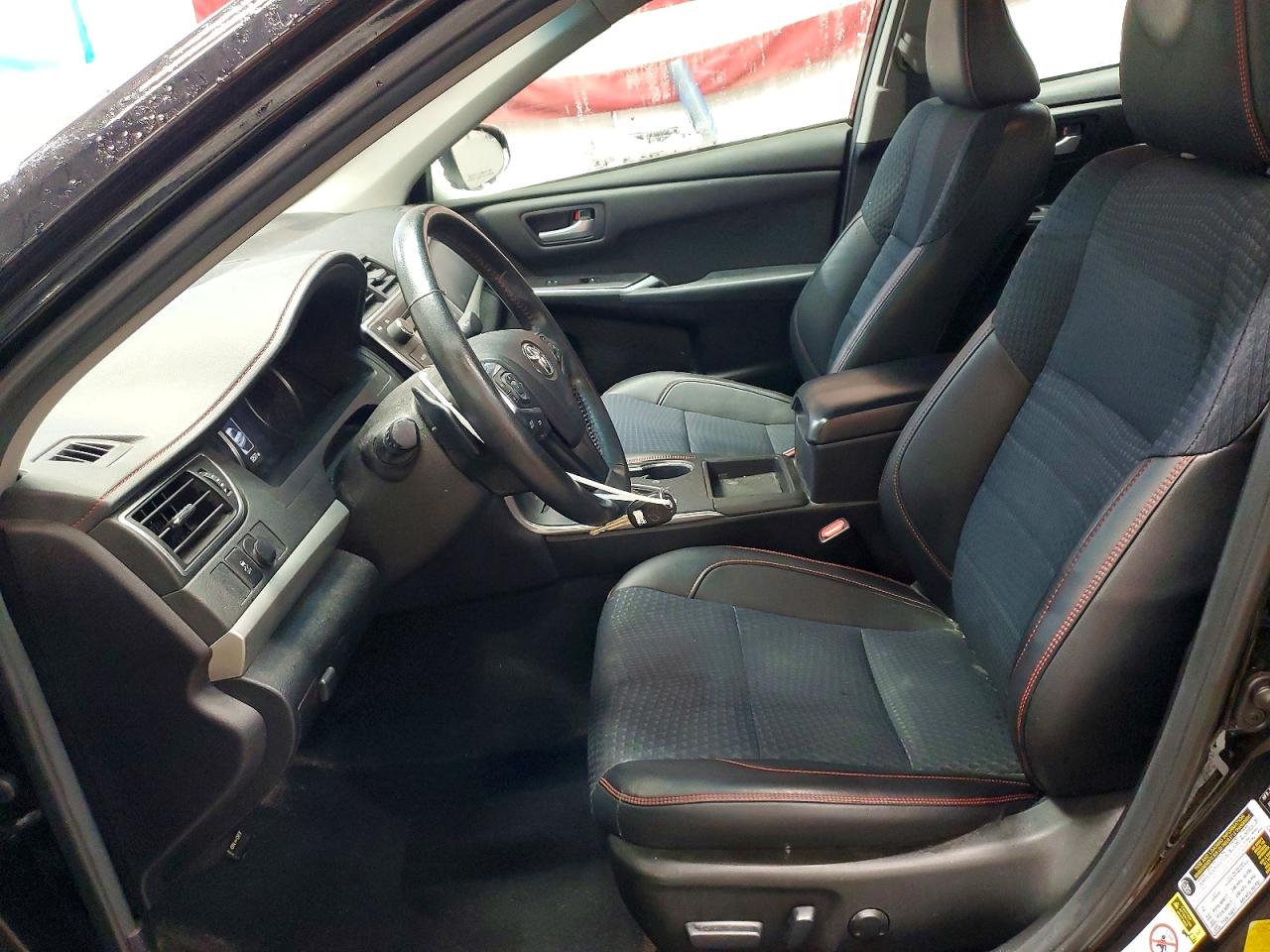 2015 TOYOTA CAMRY LE photo 7