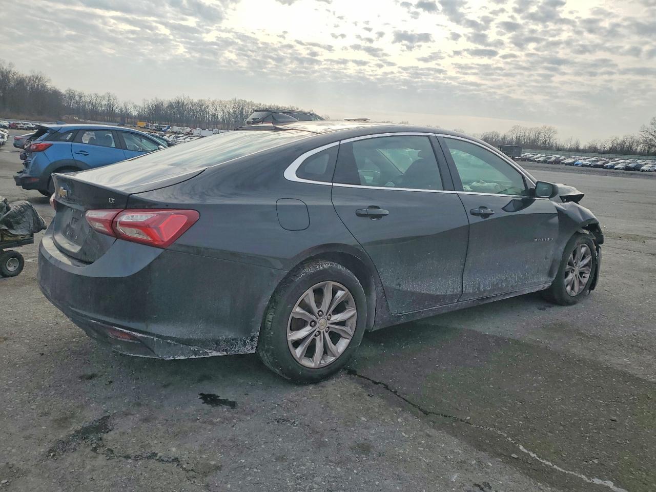 2021 CHEVROLET MALIBU LT photo 3