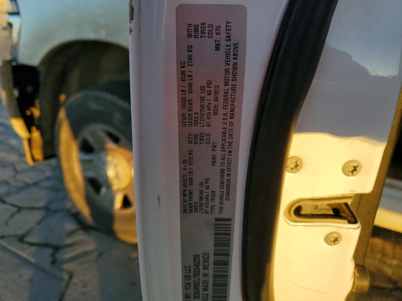 2025 RAM 2500 TRADESMAN photo 12
