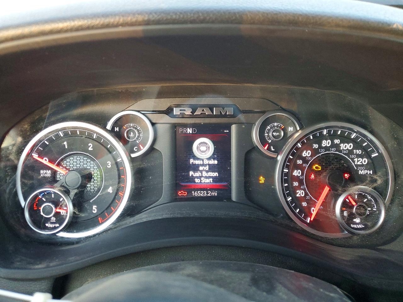 2025 RAM 2500 TRADESMAN photo 9