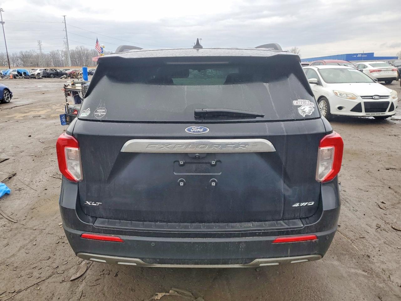2021 FORD EXPLORER XLT photo 6