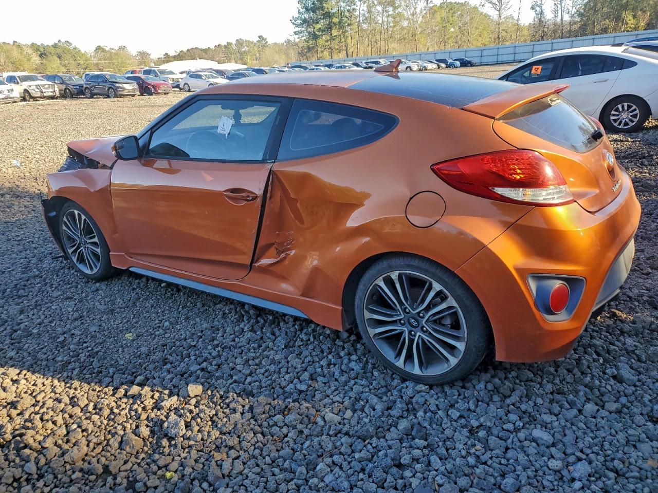 2016 HYUNDAI VELOSTER TURBO photo 3