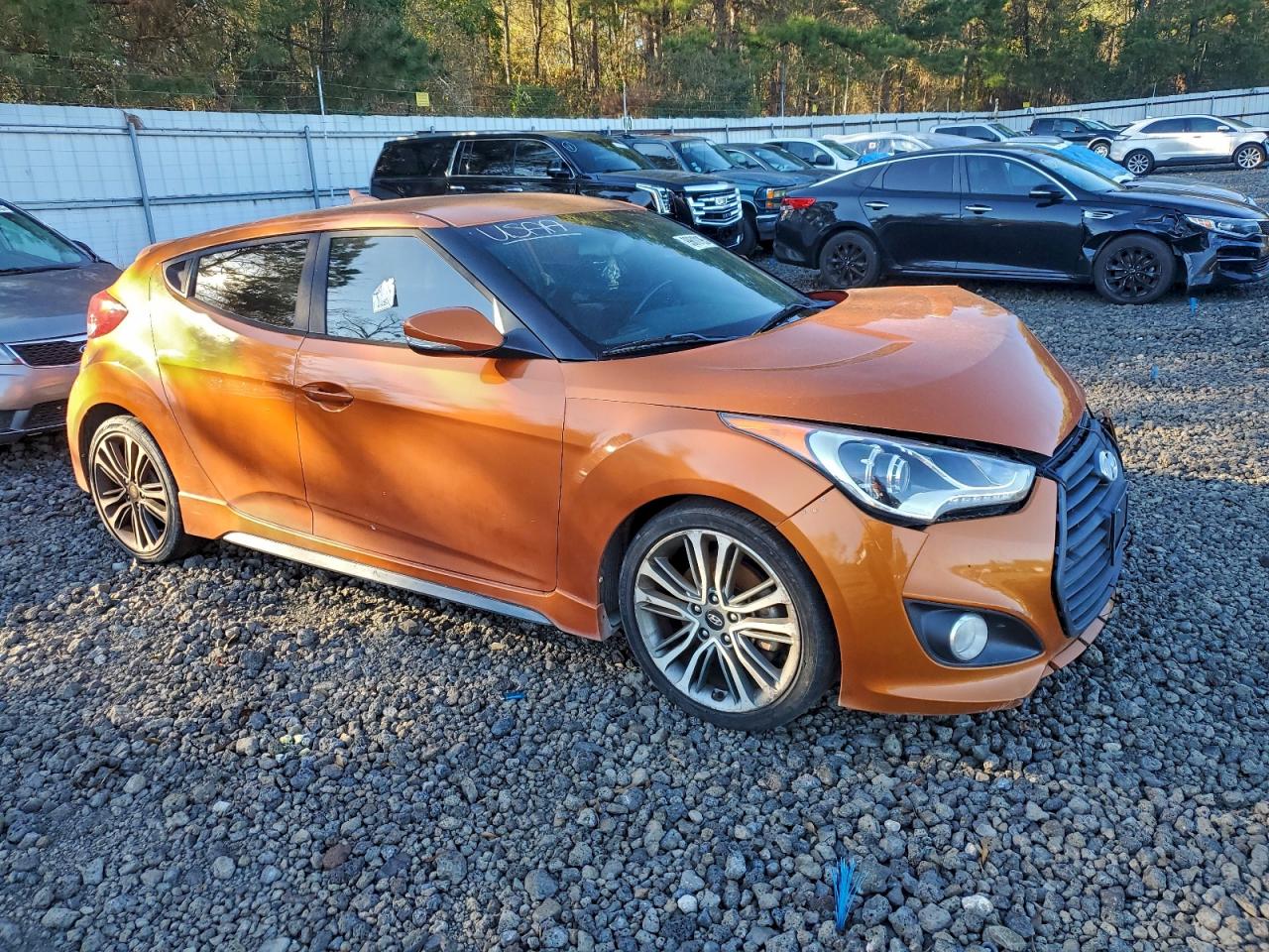 2016 HYUNDAI VELOSTER TURBO photo 7